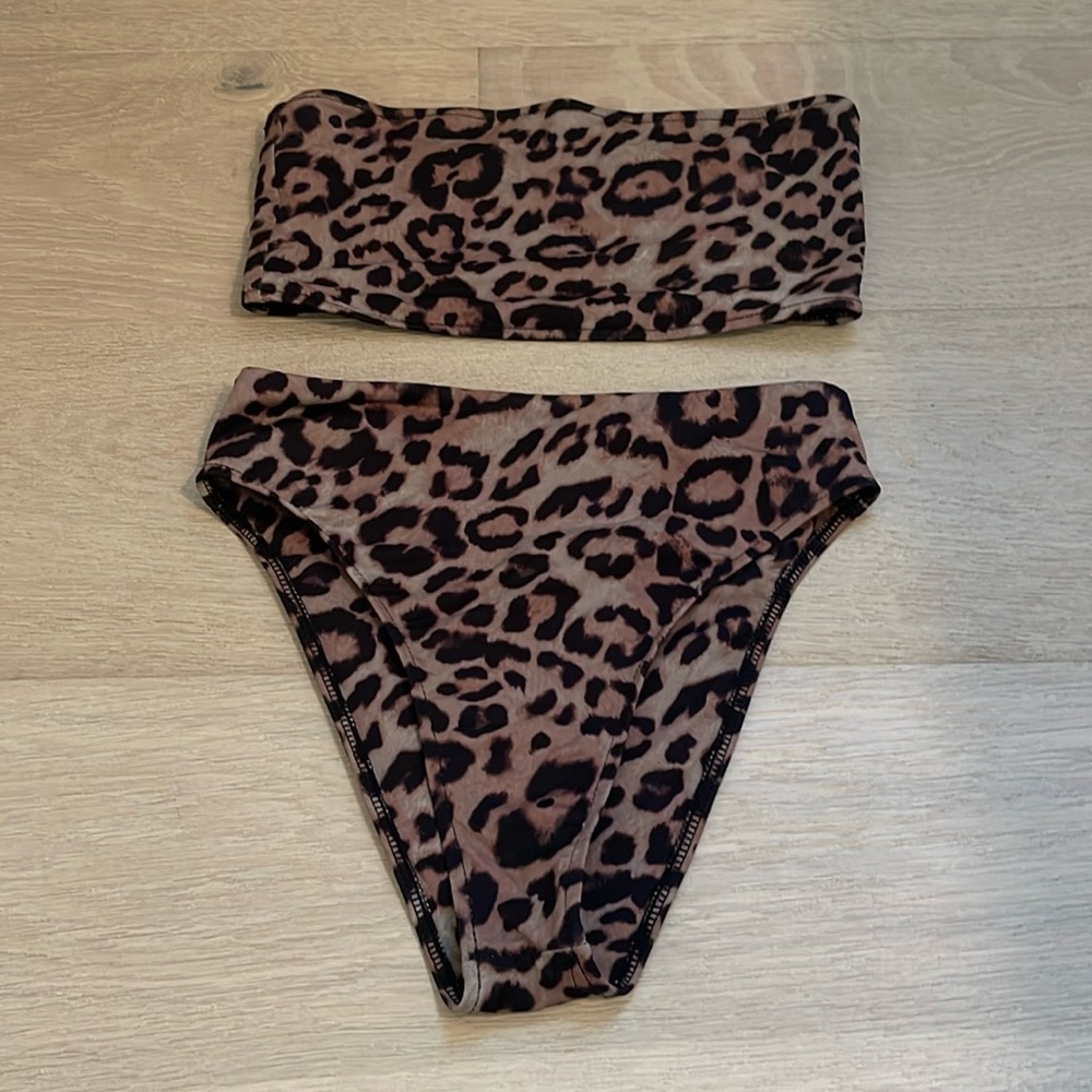 Frankie’s bikini